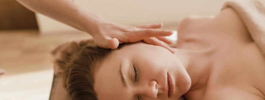 Pesan Jasa Pijat & Massage Profesional